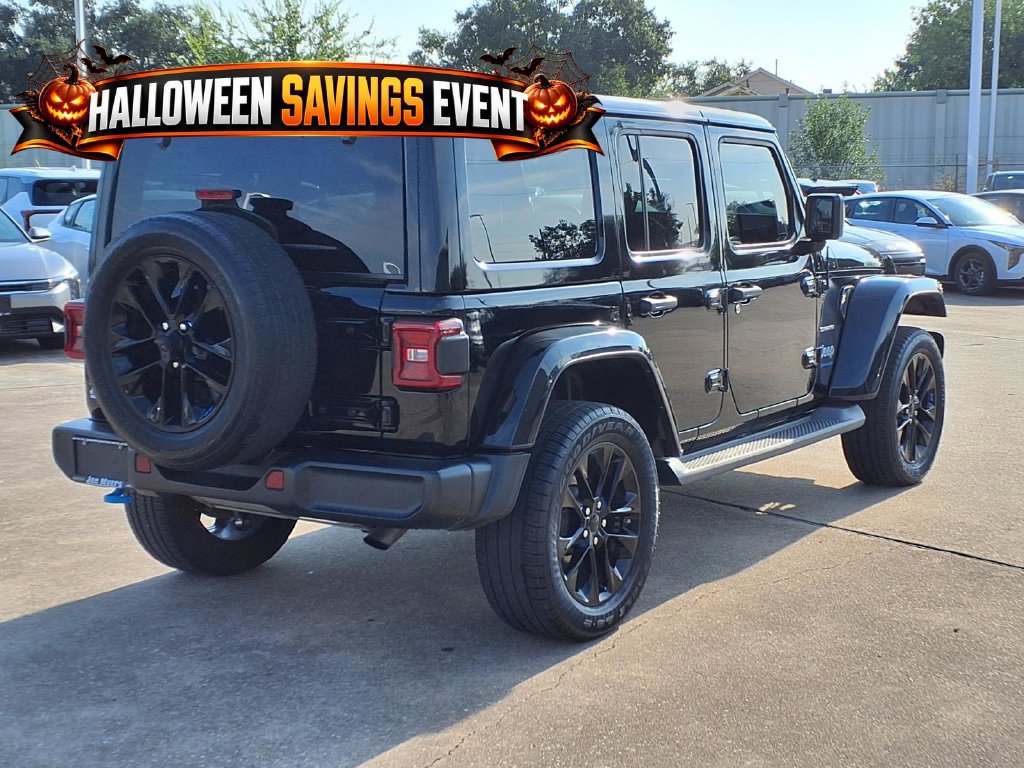 Used 2023 Jeep Wrangler Unlimited Sahara w/ Cold Weather Group AWD/4WD image 4