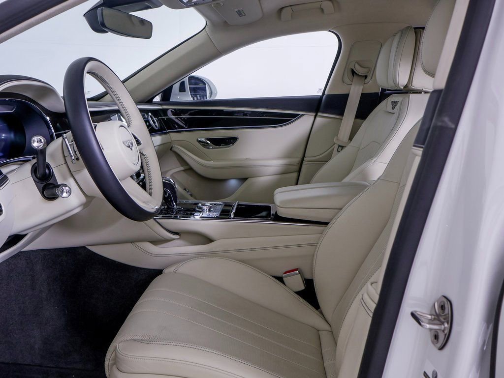 Used 2024 Bentley Flying Spur V8 image 5