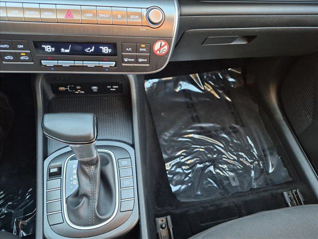 Used 2025 Hyundai Kona SEL FWD image 12