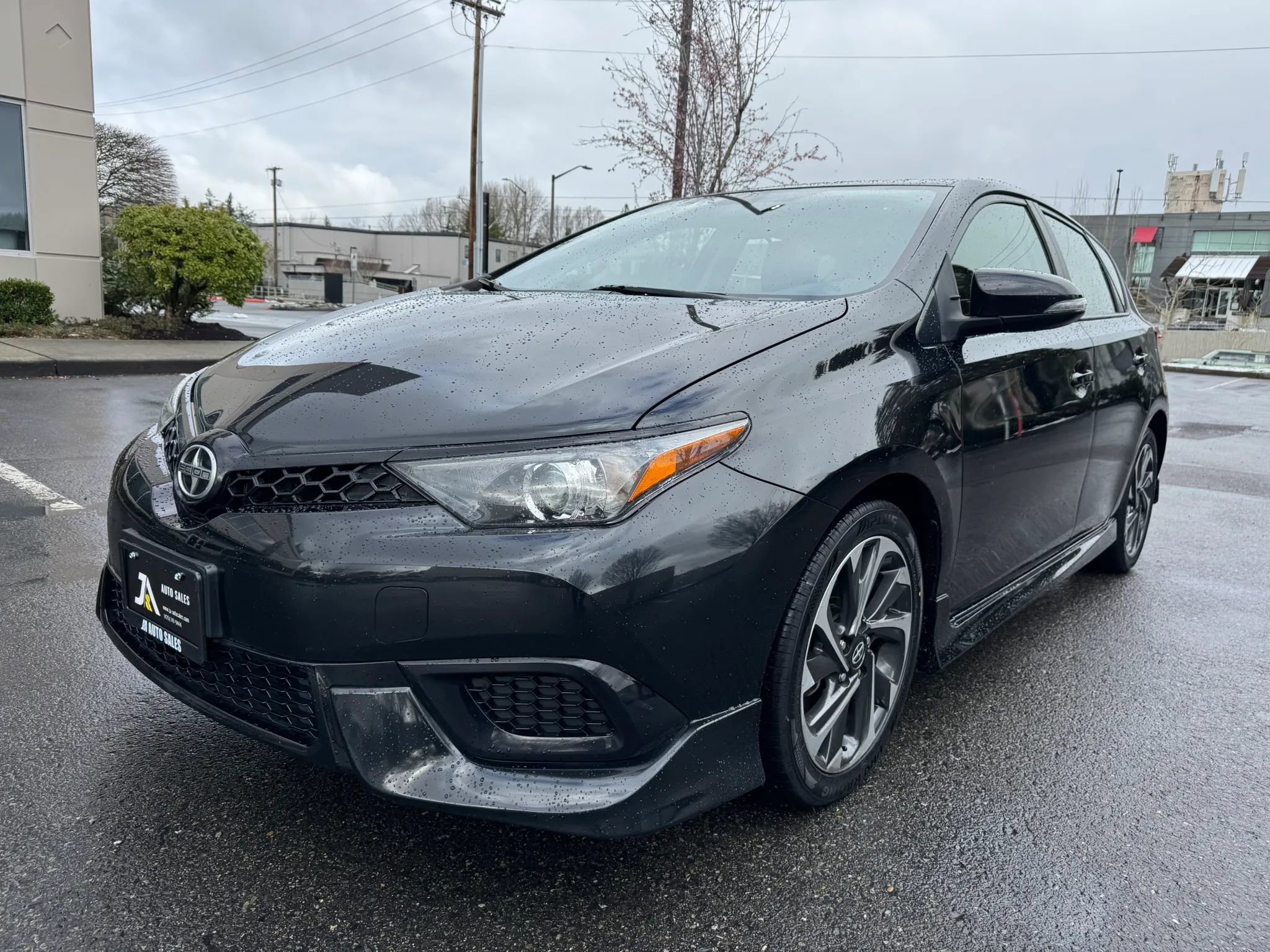 Used 2016 Scion iM Hatchback 4D image 4