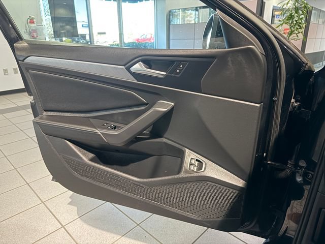 Used 2024 Volkswagen Jetta SE FWD image 25