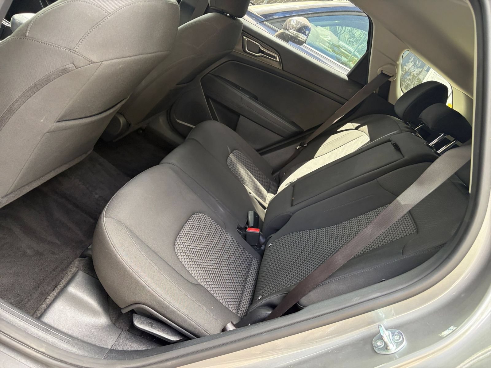 Used 2025 Kia Sportage LX FWD image 23