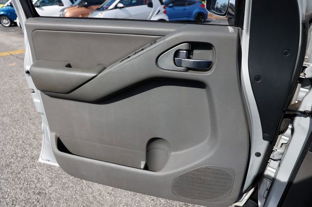 Used 2012 Nissan Frontier SL image 43
