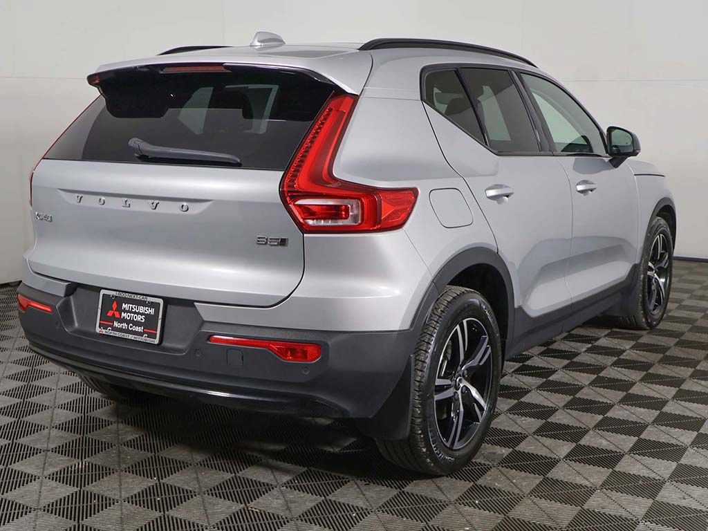 Used 2023 Volvo XC40 B5 Plus w/ Climate Package AWD/4WD image 11