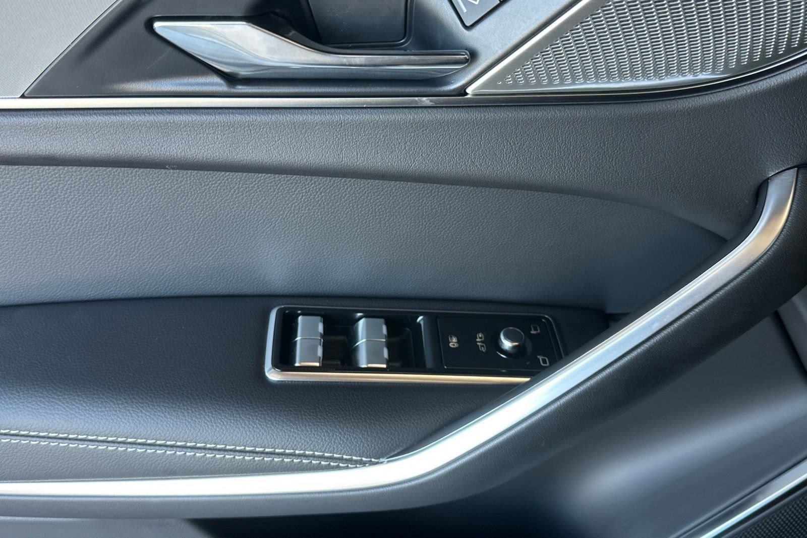 New 2026 Jaguar F-PACE R-Dynamic S AWD/4WD image 11