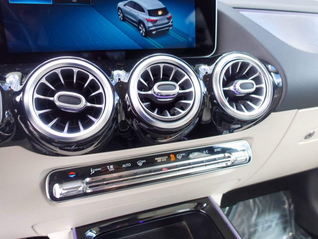 Used 2021 Mercedes-Benz GLA 250 4MATIC image 18