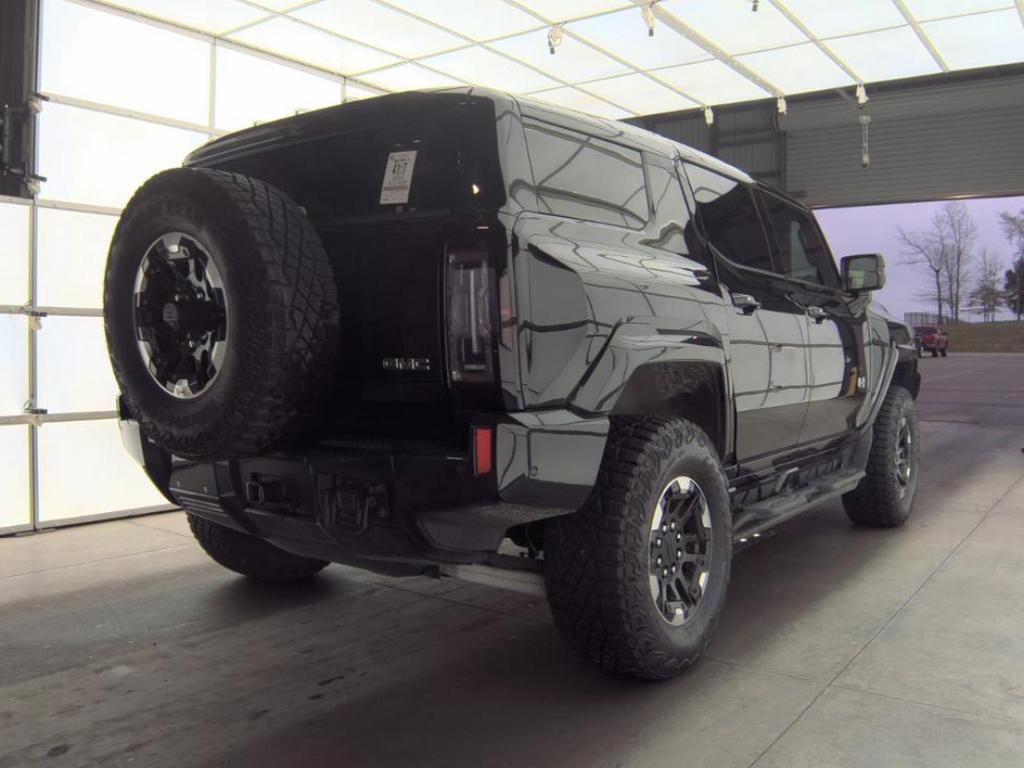 Used 2024 GMC Hummer EV 2X w/ Extreme Off-Road Package image 2