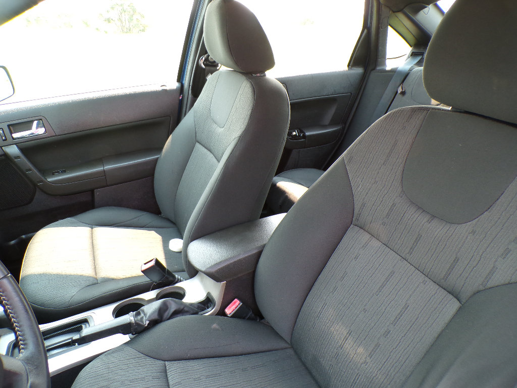 Used 2008 Ford Focus SE FWD image 14