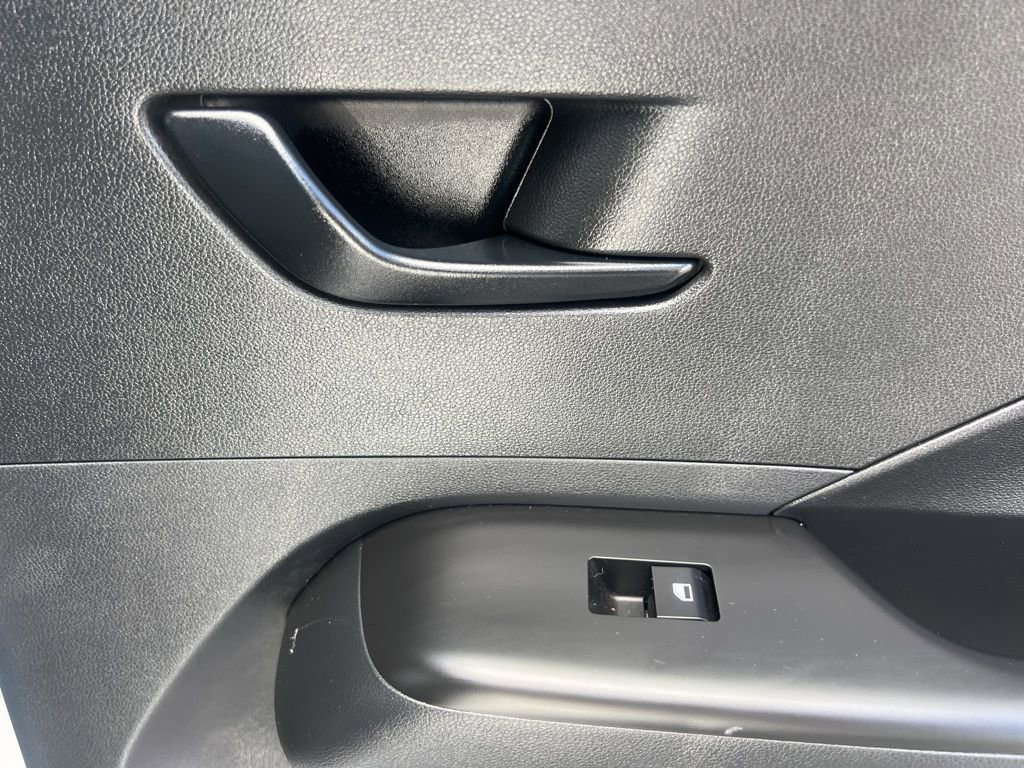 Used 2025 Hyundai Kona SEL AWD/4WD image 44