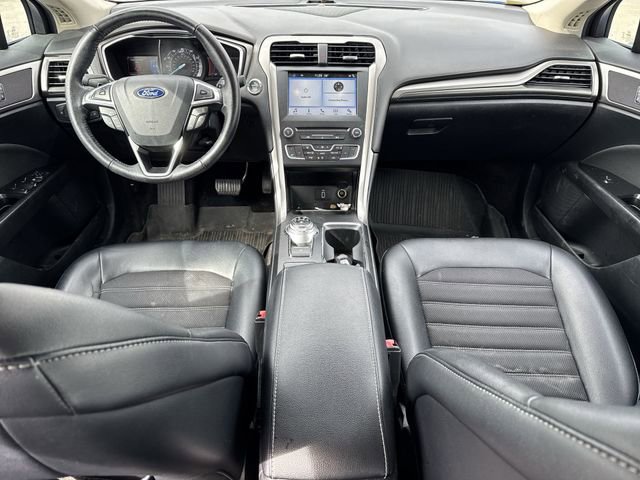 Used 2017 Ford Fusion SE w/ Equipment Group 201A image 19
