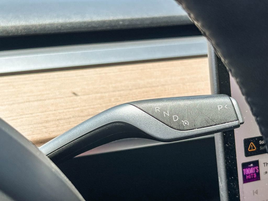 Used 2021 Tesla Model Y Long Range AWD/4WD image 18