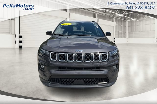 Used 2024 Jeep Compass Latitude AWD/4WD image 7