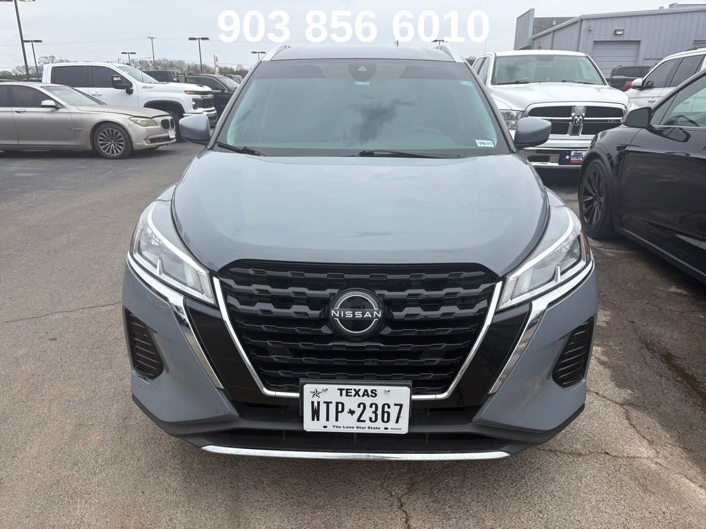 Used 2024 Nissan Kicks SV image 2