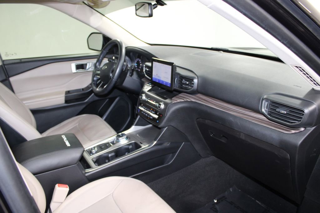 Certified 2020 Ford Explorer Limited AWD/4WD image 32