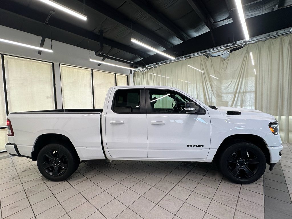 Used 2022 RAM 1500 Big Horn w/ Night Edition AWD/4WD image 3