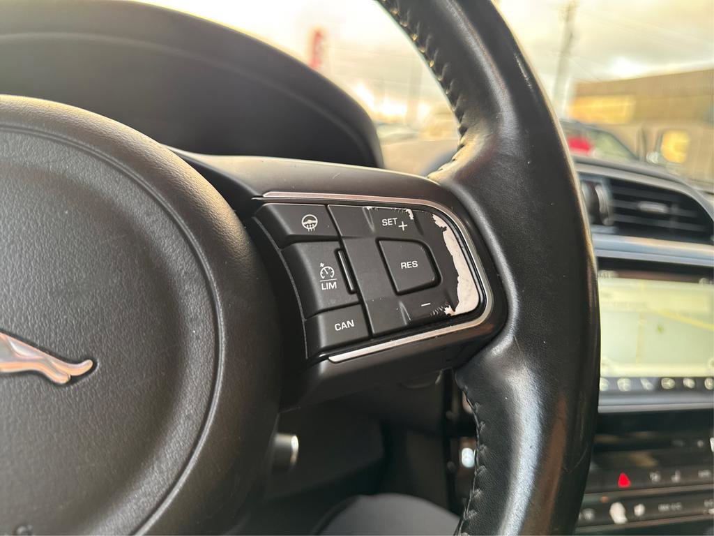 Used 2017 Jaguar F-PACE Prestige AWD/4WD image 26
