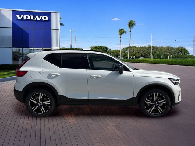 New 2026 Volvo XC40 B4 Core FWD image 8