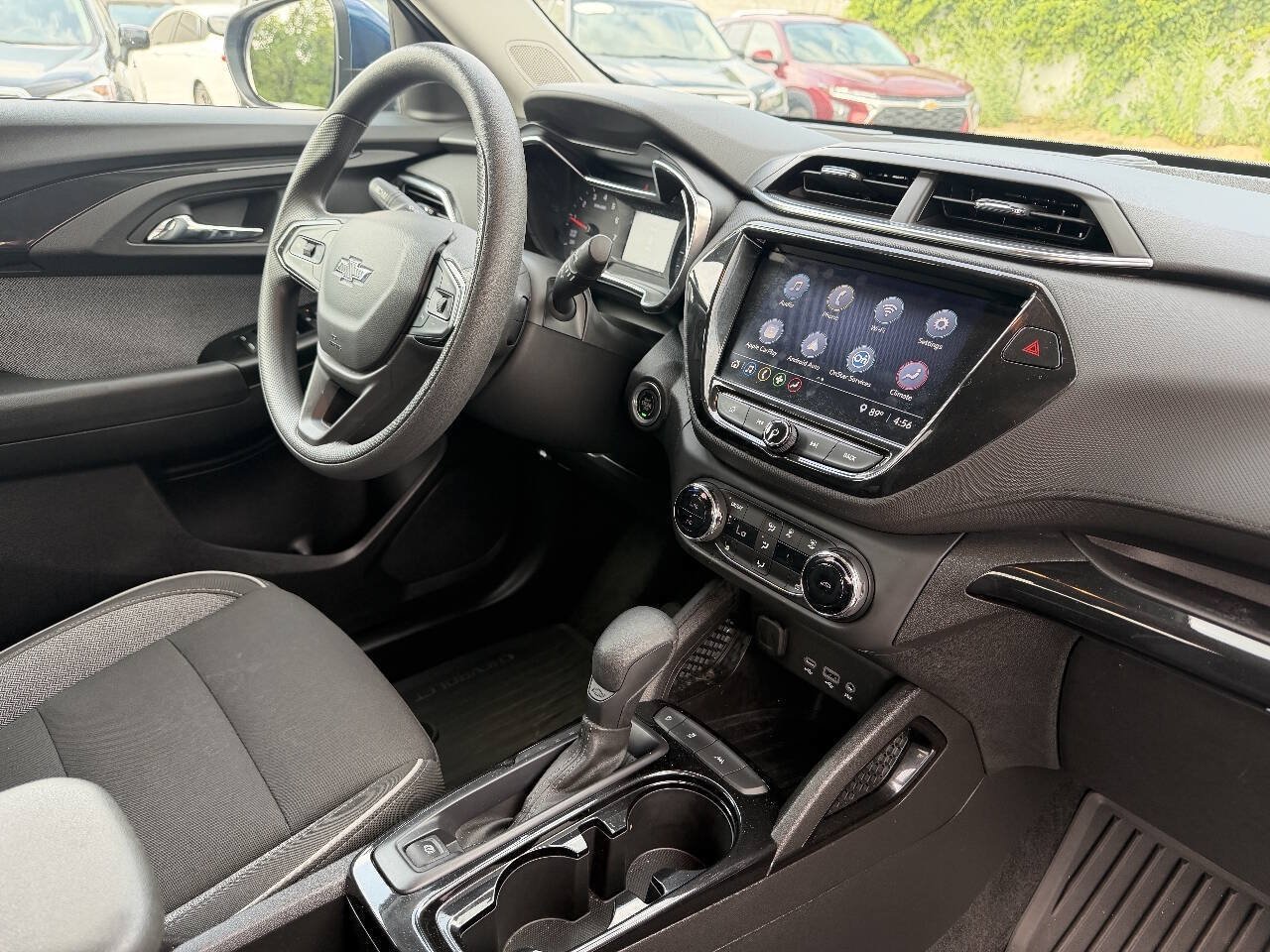 Used 2021 Chevrolet TrailBlazer LT w/ Convenience Package FWD image 13