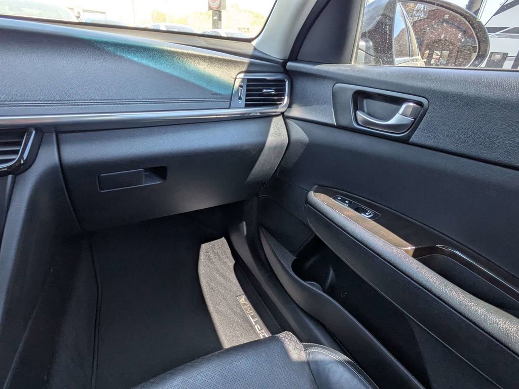 Used 2018 Kia Optima EX image 17