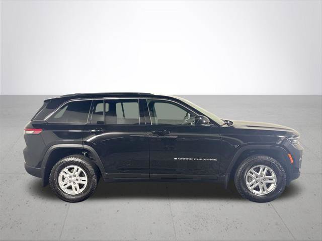 Certified 2025 Jeep Grand Cherokee Laredo w/ MOPAR Finishing Package AWD/4WD image 6