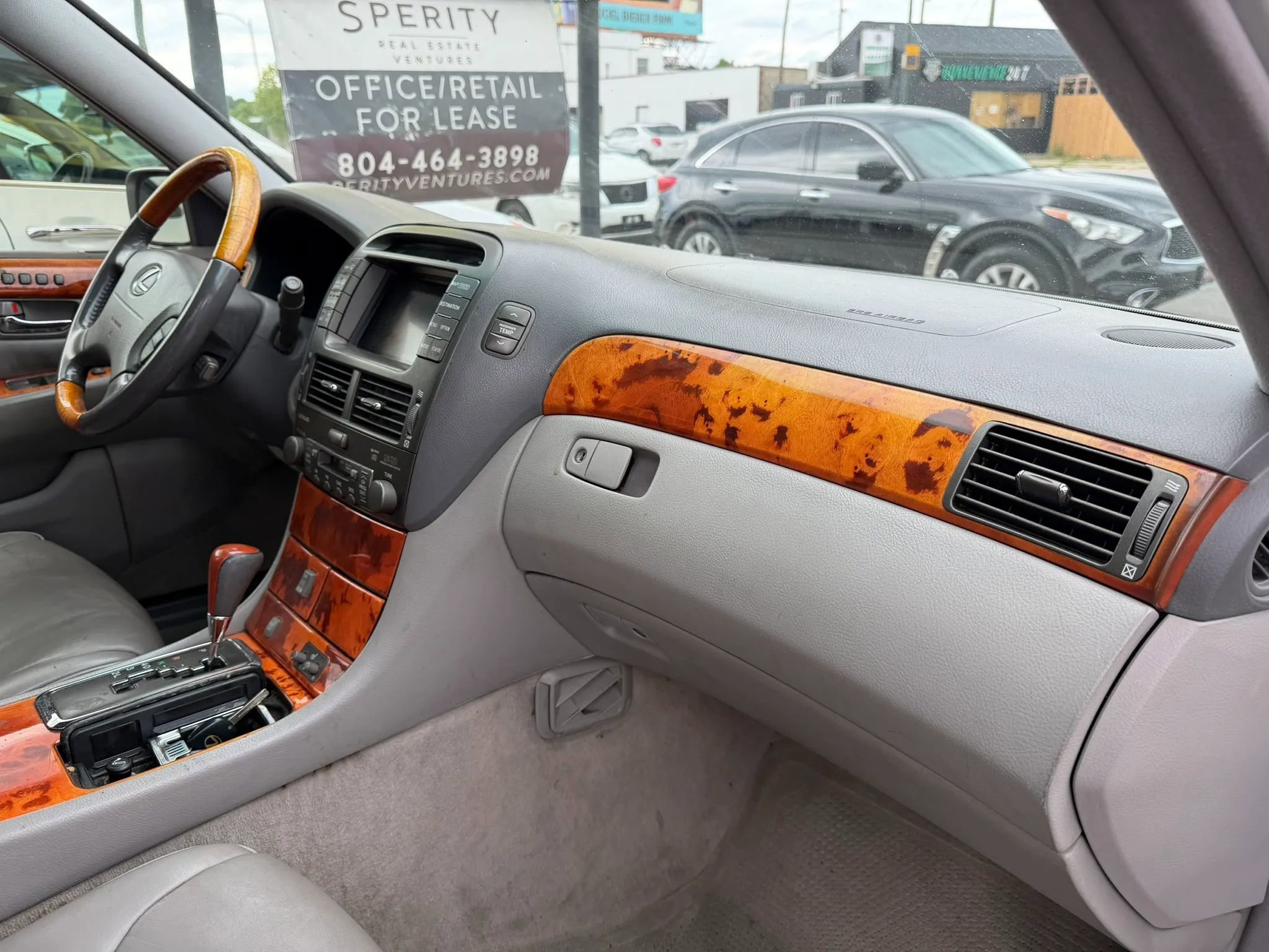 Used 2002 Lexus LS 430 RWD image 9