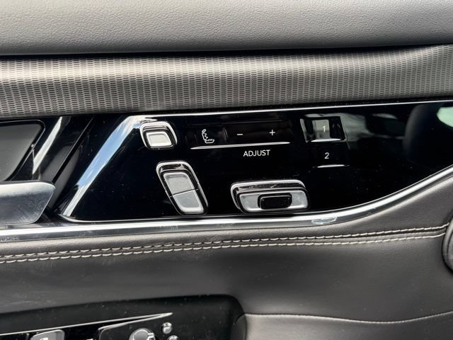 New 2026 Jeep Grand Wagoneer Summit AWD/4WD image 13