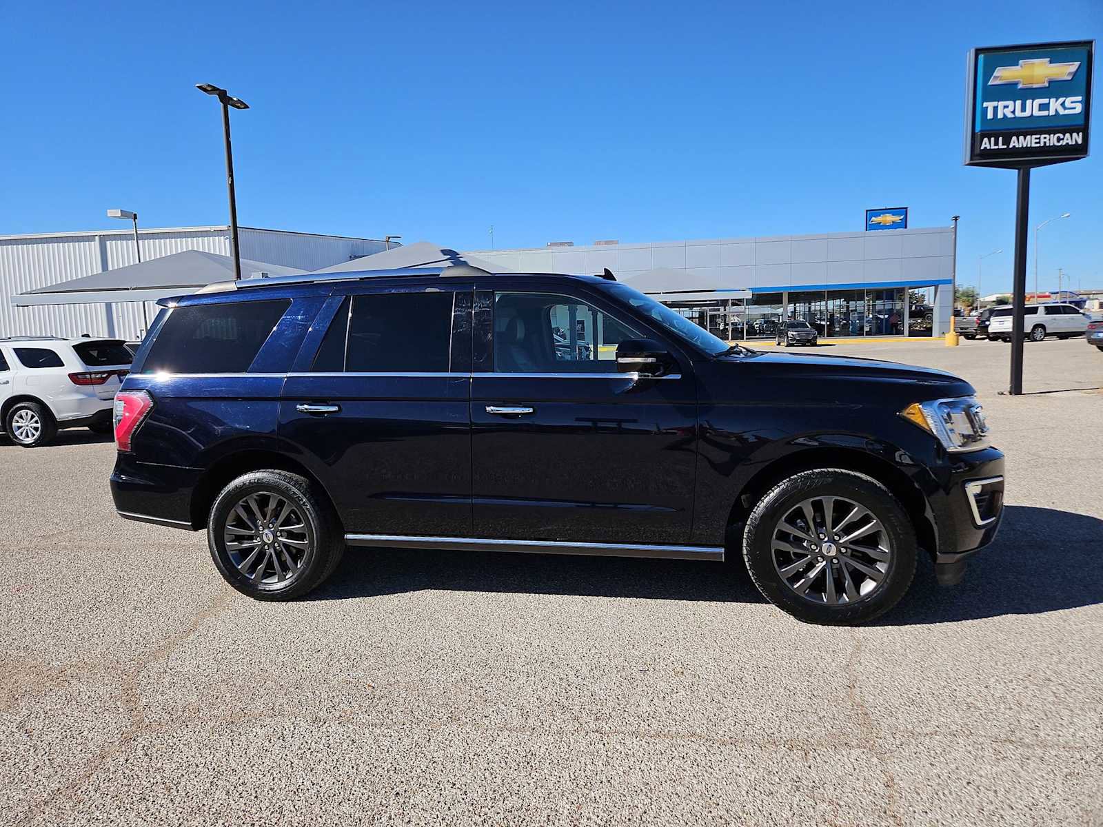 Used 2021 Ford Expedition Limited image 9