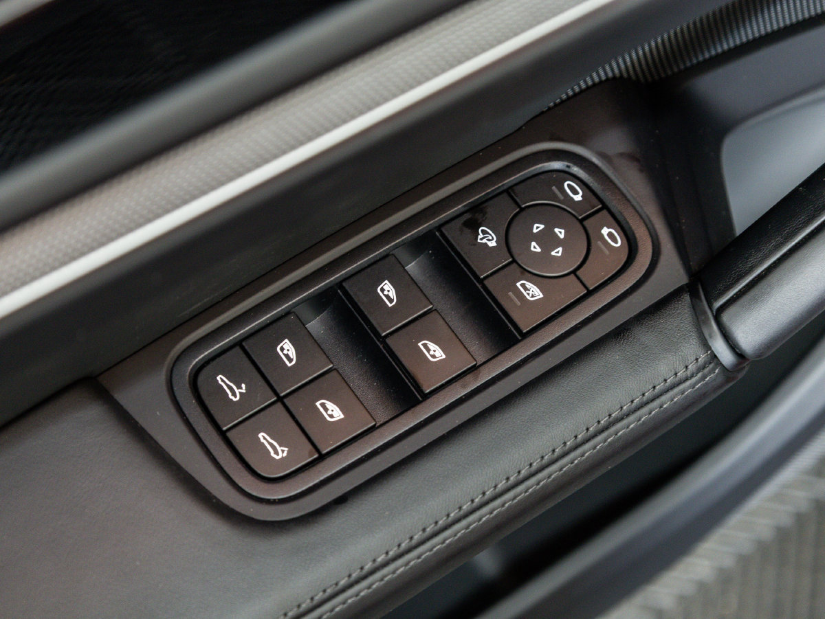 Certified 2026 Porsche Cayenne S AWD/4WD image 29