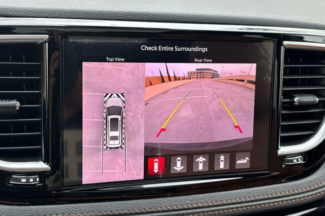 New 2026 Chrysler Pacifica Pinnacle w/ Trailer Tow Group image 19