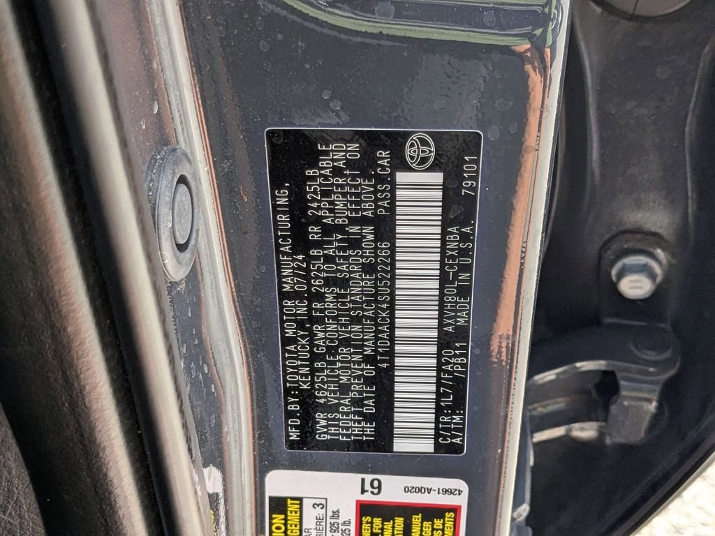 Used 2025 Toyota Camry LE image 32