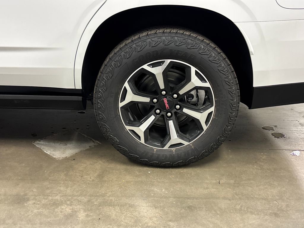 New 2026 GMC Yukon AT4 image 13