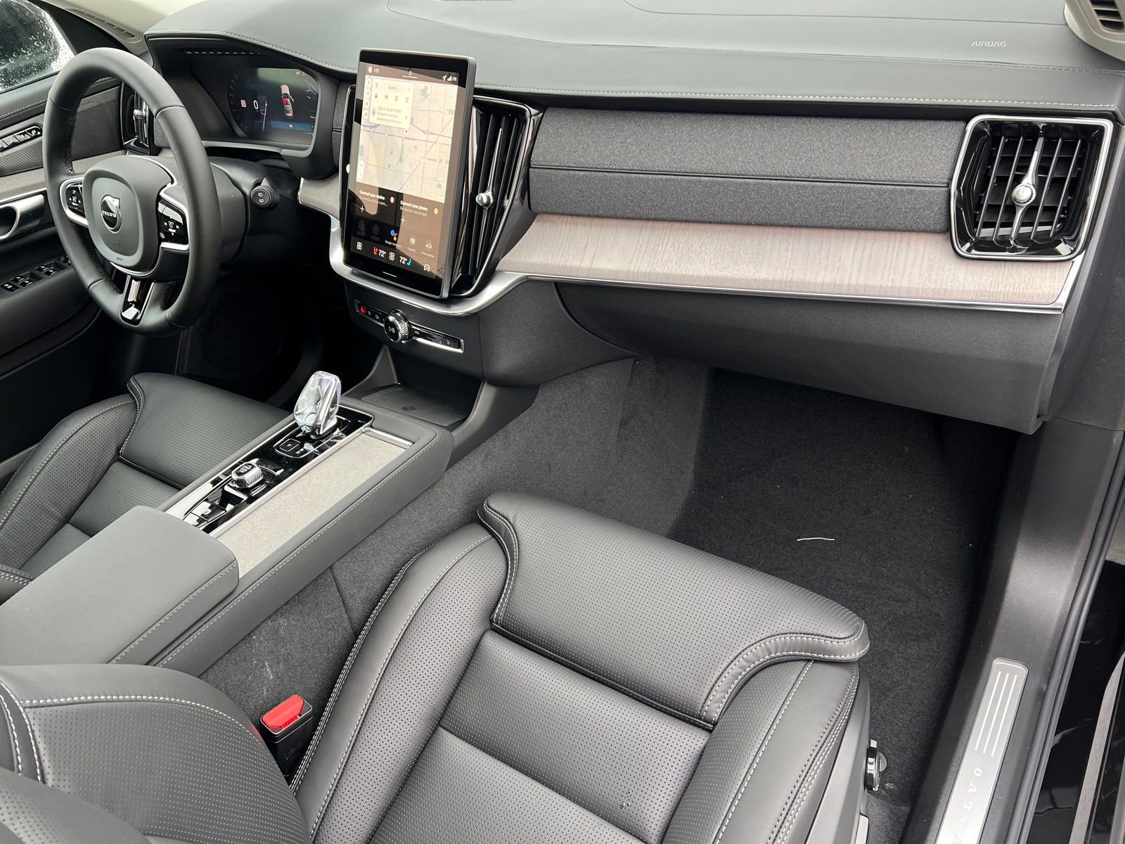 New 2026 Volvo XC90 B6 Ultra image 17