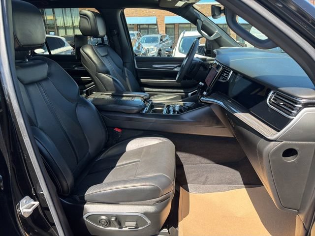 Used 2022 Jeep Wagoneer Series III w/ Premium Group I AWD/4WD image 25