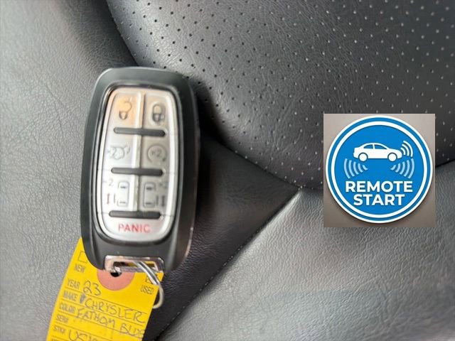 Used 2023 Chrysler Pacifica Touring-L AWD/4WD image 10