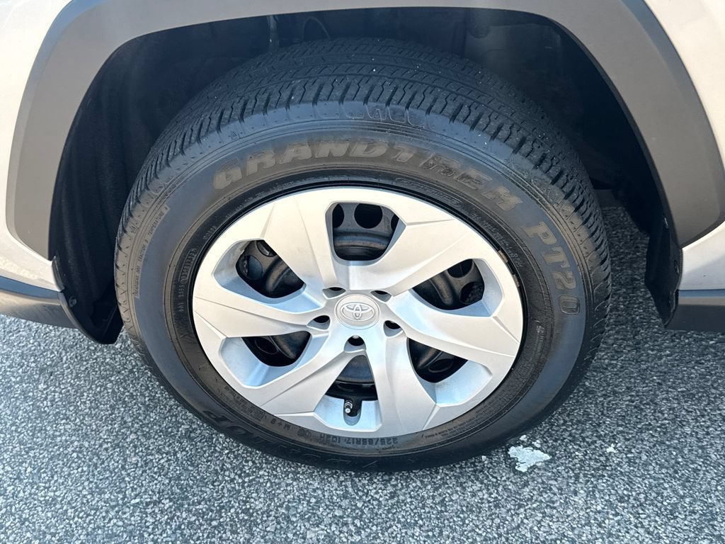 Used 2023 Toyota RAV4 LE AWD/4WD image 38