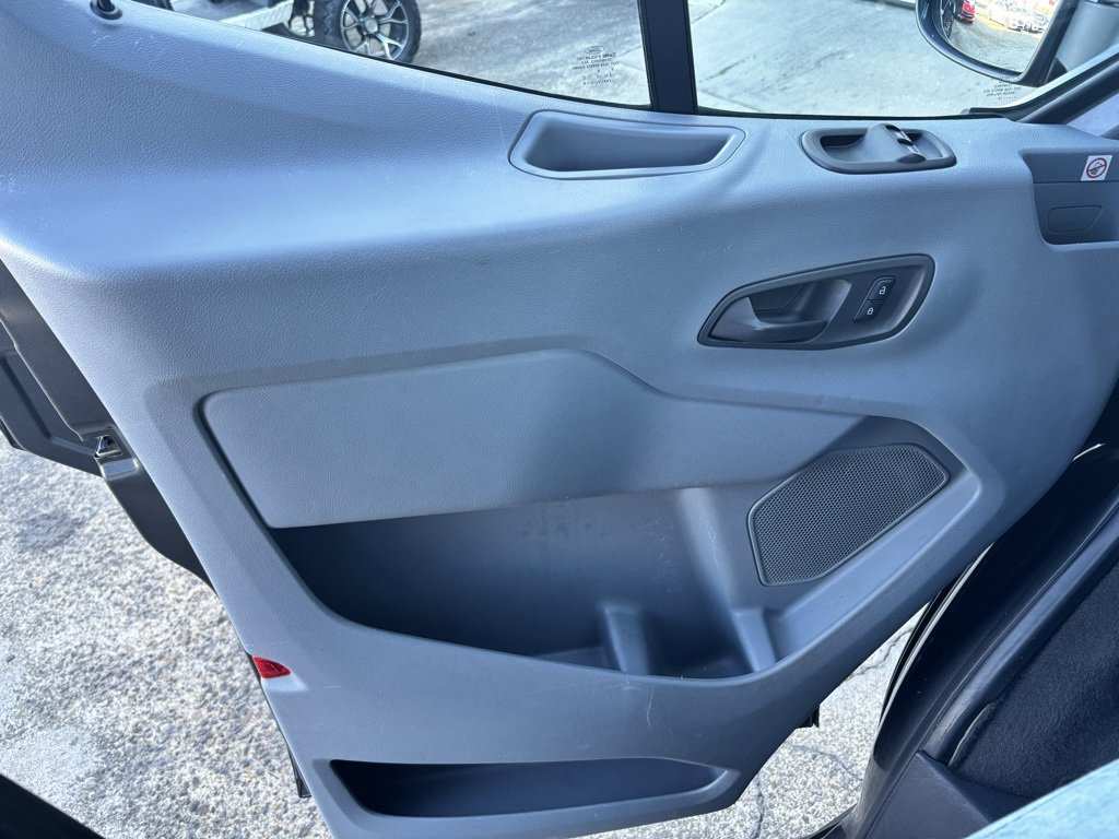 Used 2019 Ford Transit 350 XLT image 10