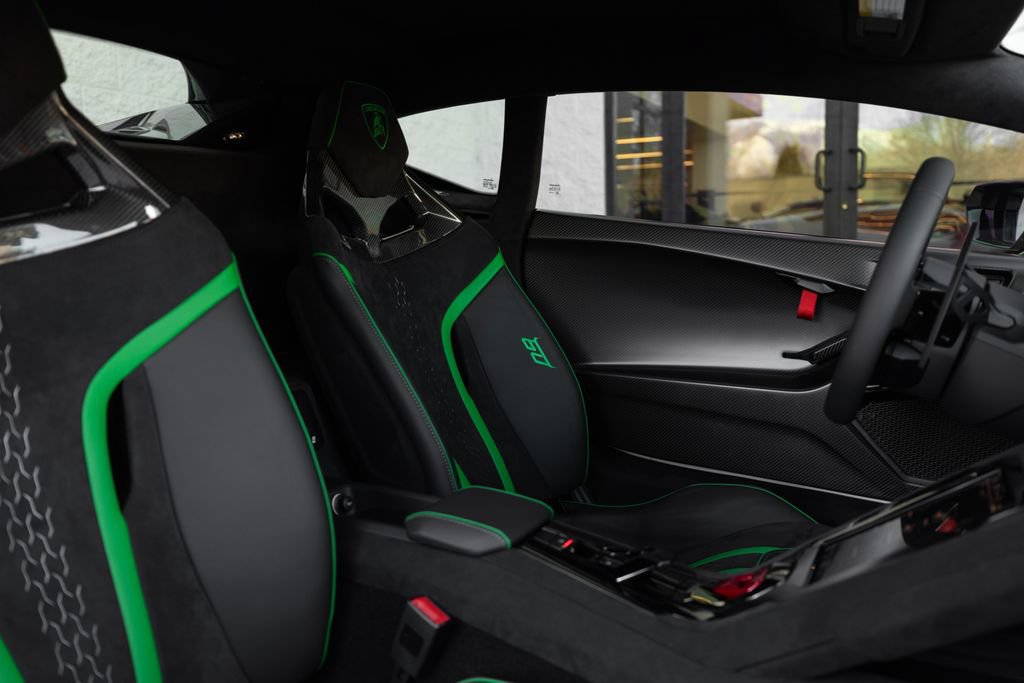 Used 2023 Lamborghini Huracan Tecnica RWD image 24