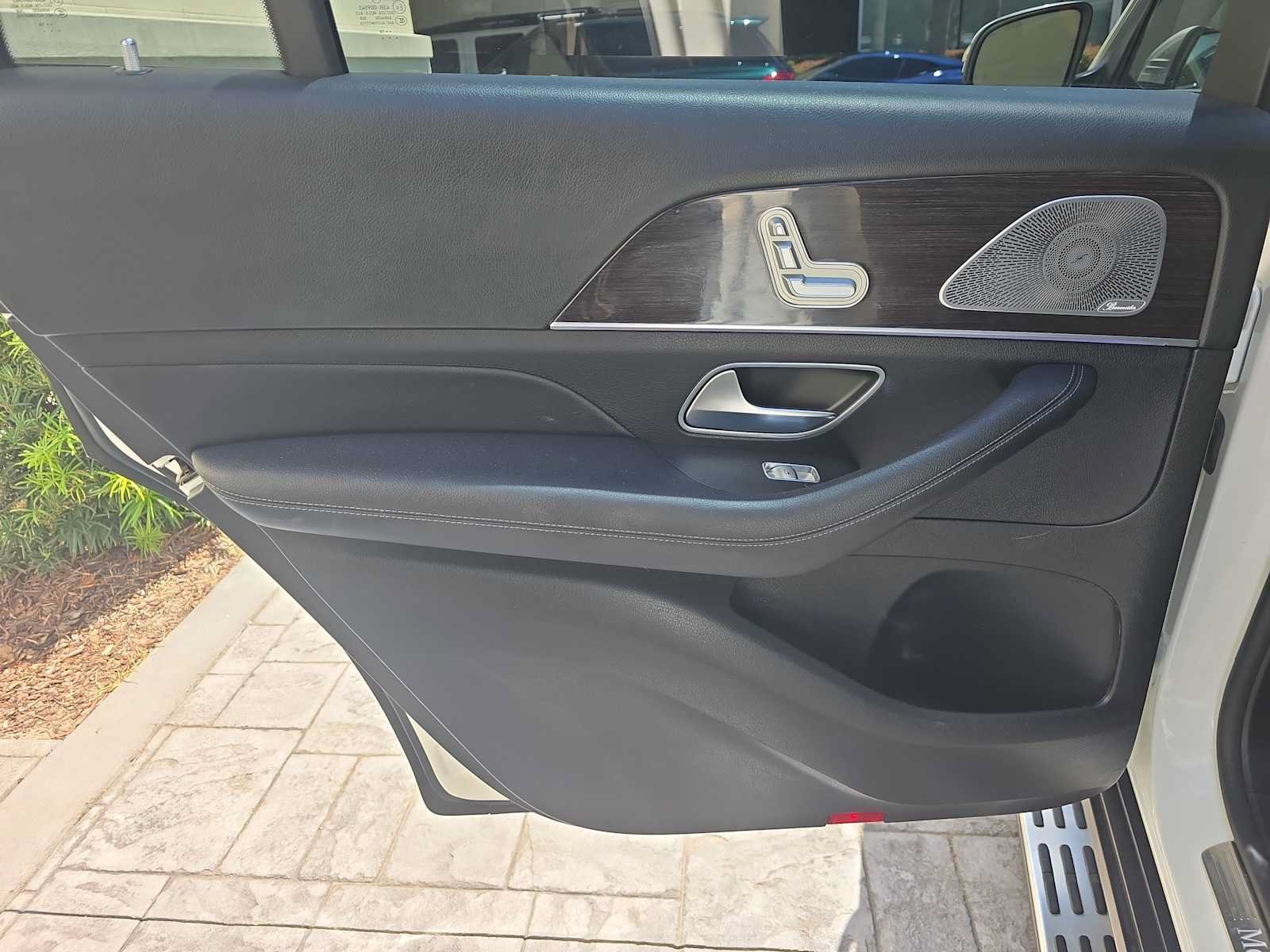 Used 2020 Mercedes-Benz GLS 450 4MATIC image 9