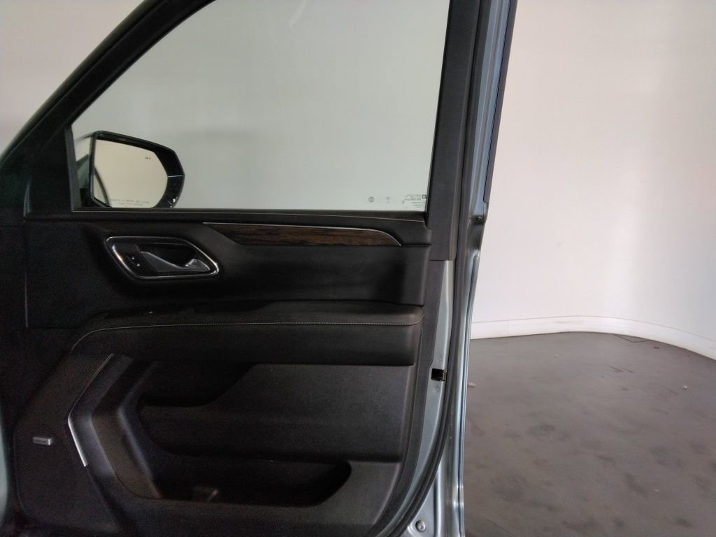 Used 2023 Chevrolet Suburban Premier image 49