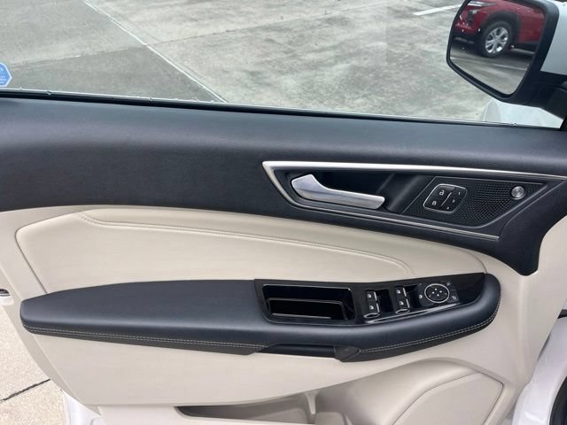 Used 2019 Ford Edge Titanium FWD image 11