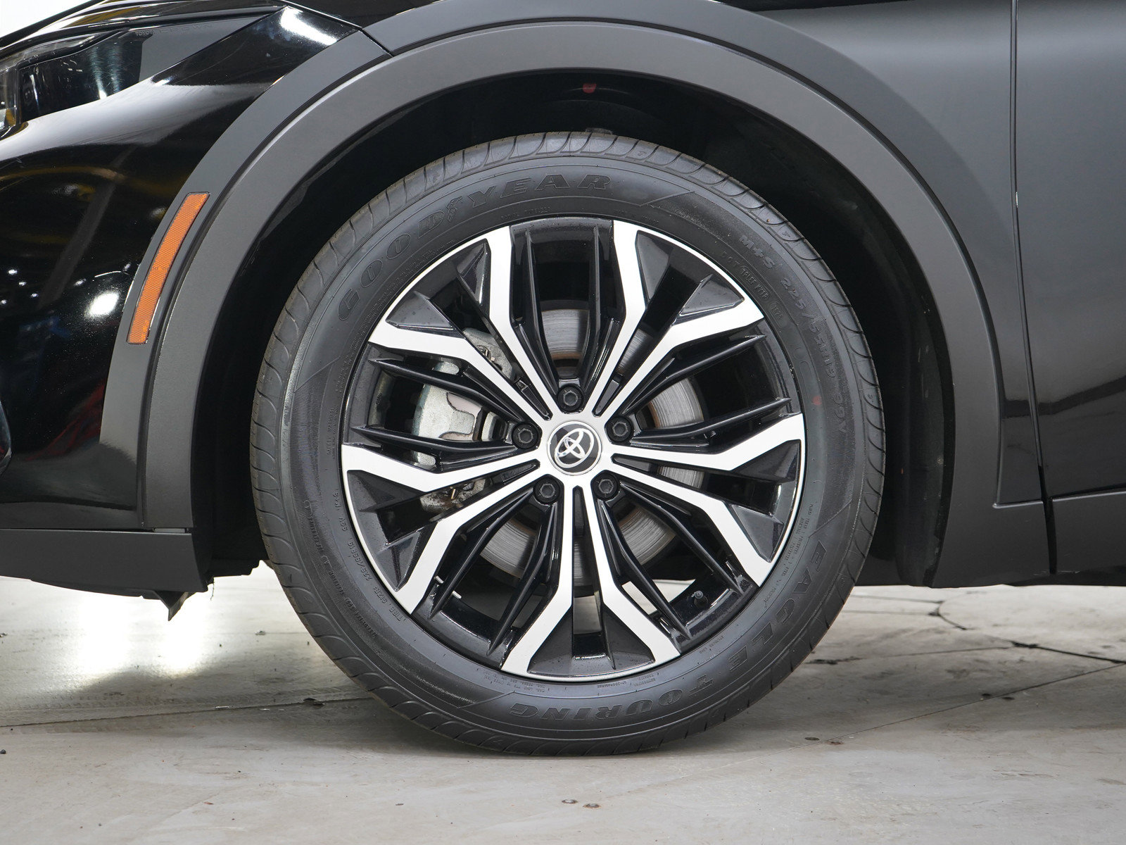 Used 2024 Toyota Crown Limited AWD/4WD image 27