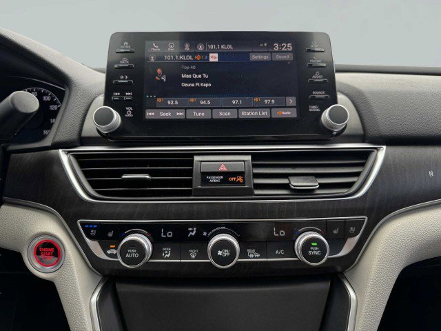 Used 2018 Honda Accord Touring image 31