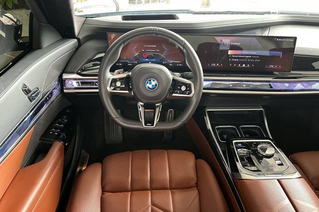 Used 2025 BMW i7 xDrive60 w/ Executive Package AWD/4WD image 17