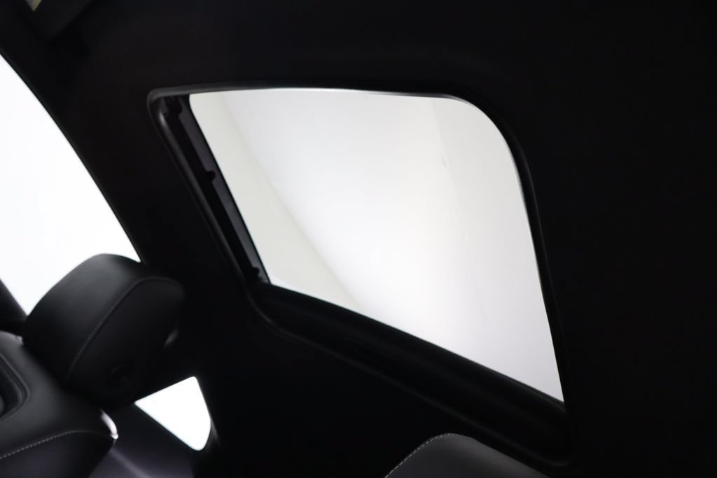 Used 2020 Chevrolet Camaro SS RWD image 27