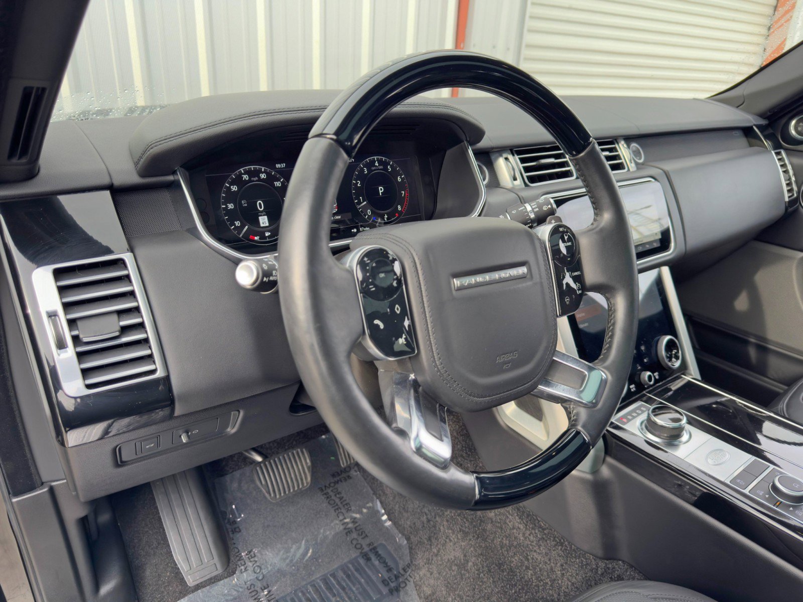 Used 2020 Land Rover Range Rover HSE image 14