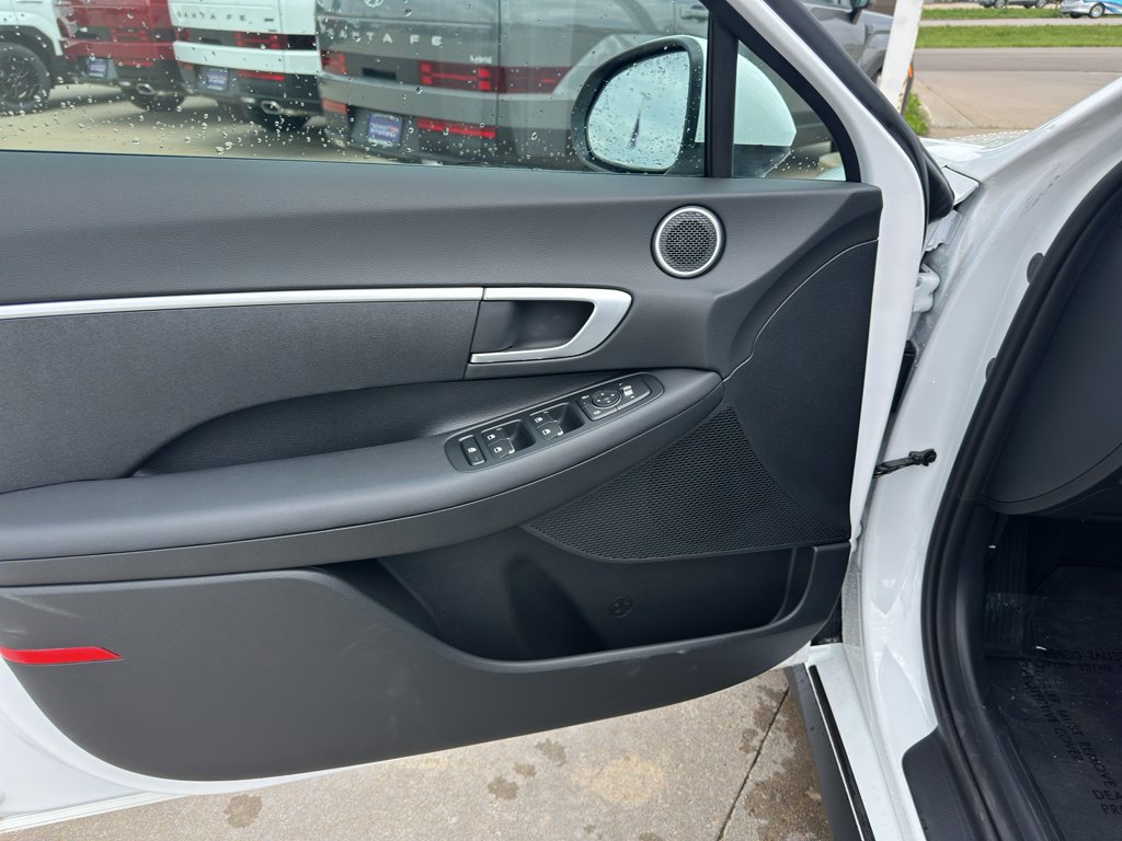 New 2026 Hyundai Sonata SE FWD image 10