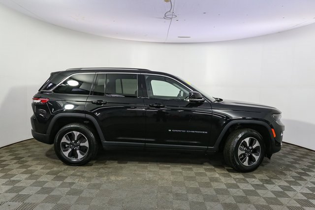 Used 2022 Jeep Grand Cherokee Limited 4xe w/ Luxury Tech Group II image 14