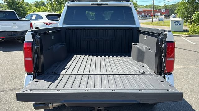 Used 2024 Toyota Tacoma TRD Off-Road AWD/4WD image 27