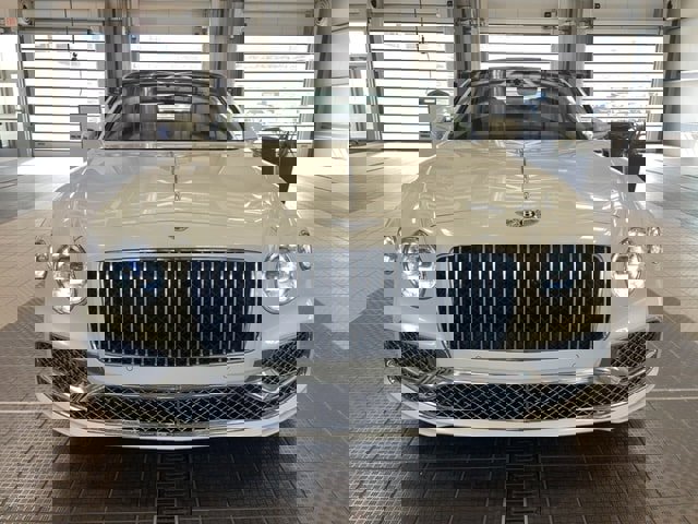 Used 2021 Bentley Flying Spur W12 image 2