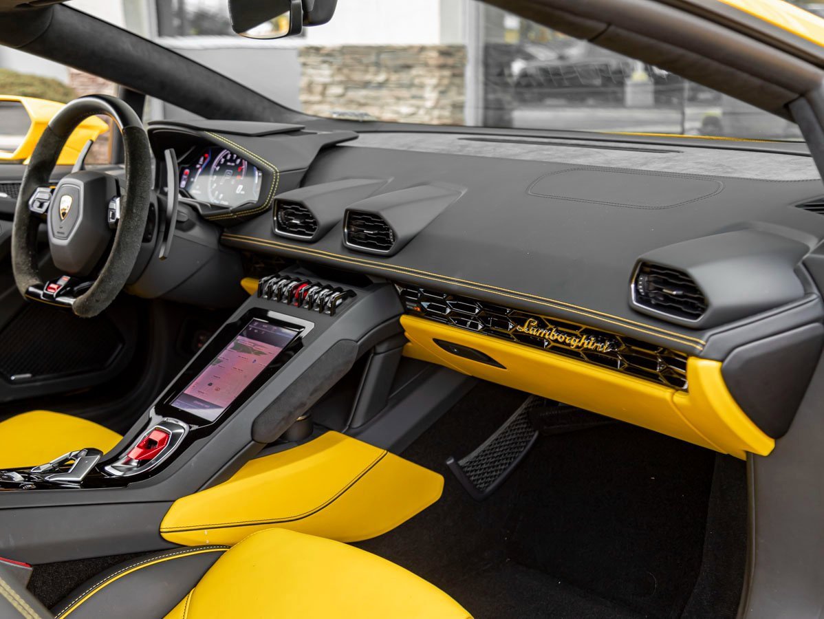 Used 2023 Lamborghini Huracan EVO image 26